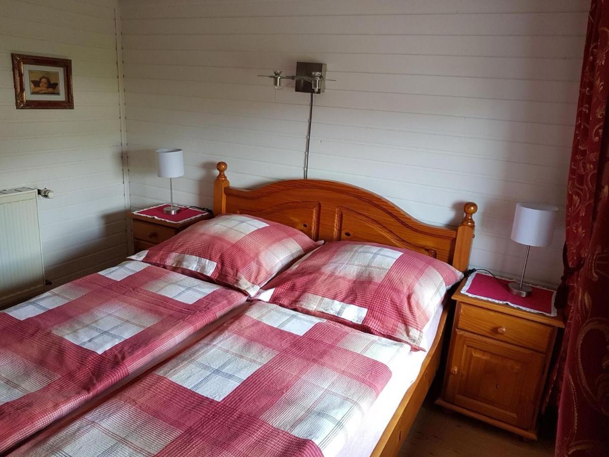 Apartment With Garden In A Wooded Setting Auw bei Prum Esterno foto
